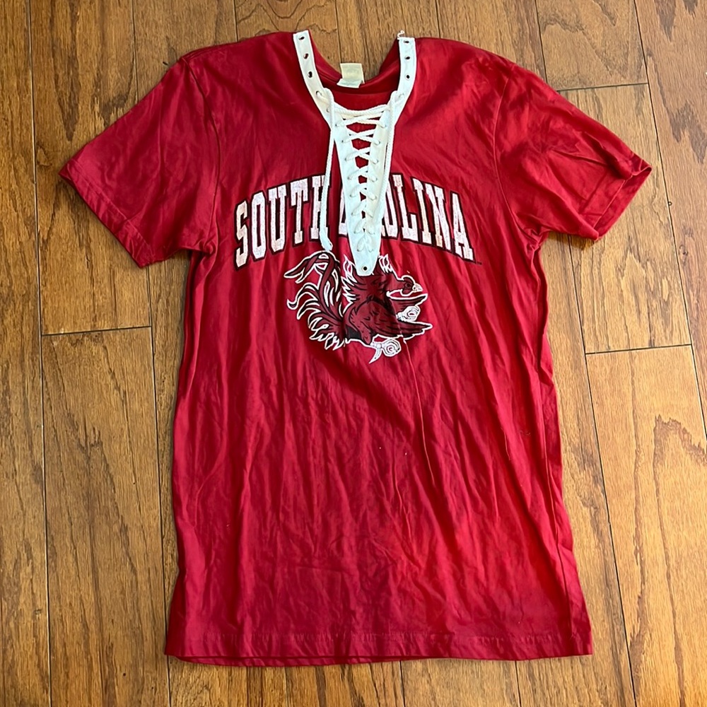 USC lace up t-shirt